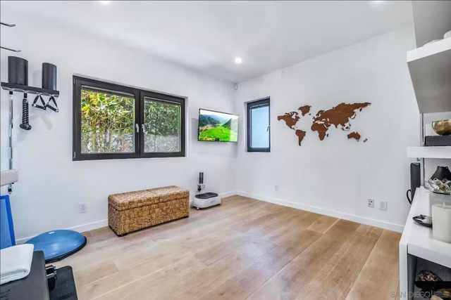 225 4th Street, Encinitas, CA 92024