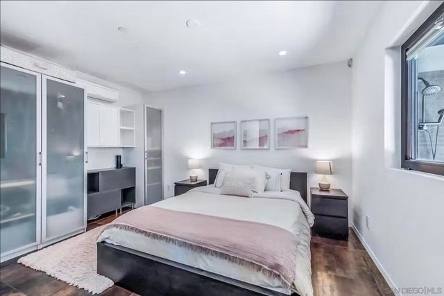 225 4th Street, Encinitas, CA 92024
