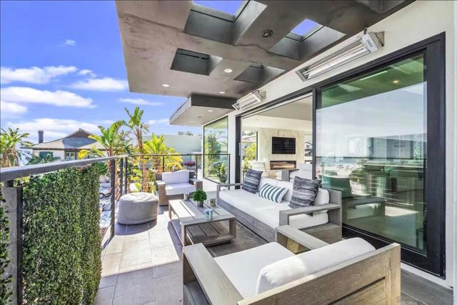 225 4th Street, Encinitas, CA 92024