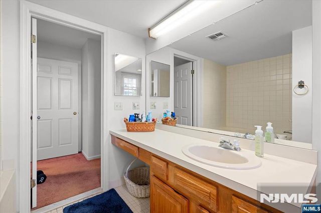 62 Amethyst Lane 276, Paterson, NJ 07501