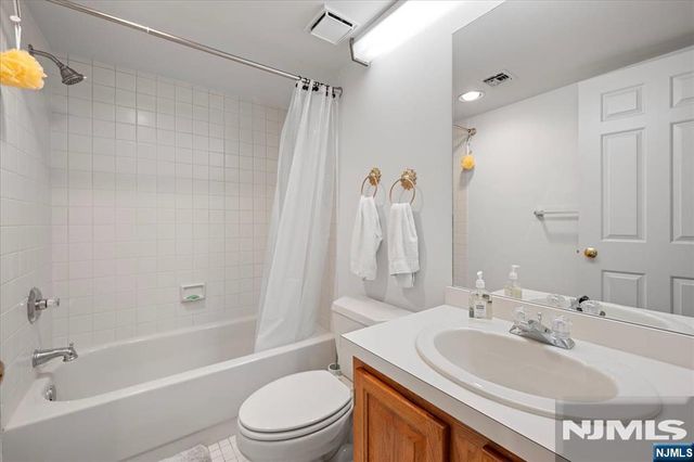 62 Amethyst Lane 276, Paterson, NJ 07501