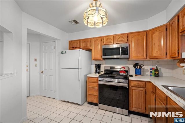 62 Amethyst Lane 276, Paterson, NJ 07501