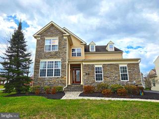 101 DARDEN CT W, Martinsburg, WV 25403