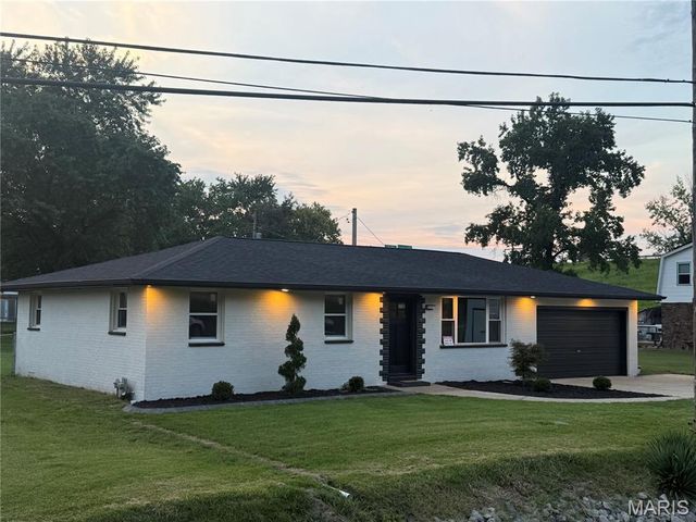 1374 Saint Thomas Road, Granite City, IL 62040