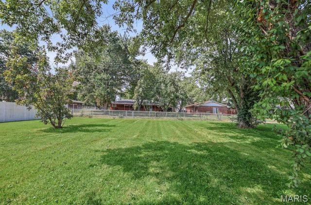 1374 Saint Thomas Road, Granite City, IL 62040