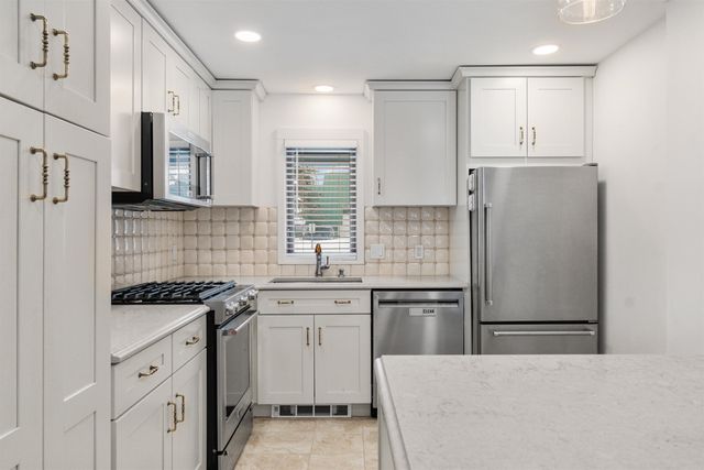 60 Village Green Dr Unit 2A, Stowe, VT 05672