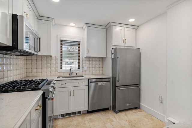 60 Village Green Dr Unit 2A, Stowe, VT 05672