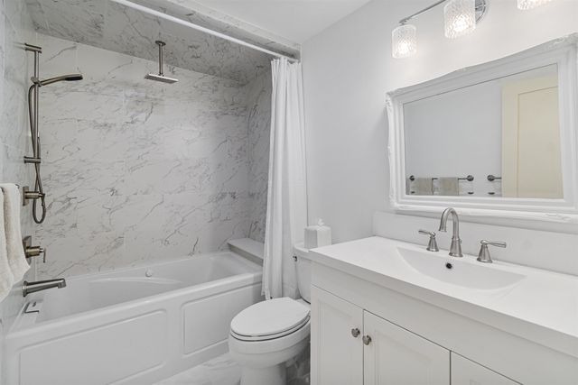 60 Village Green Dr Unit 2A, Stowe, VT 05672