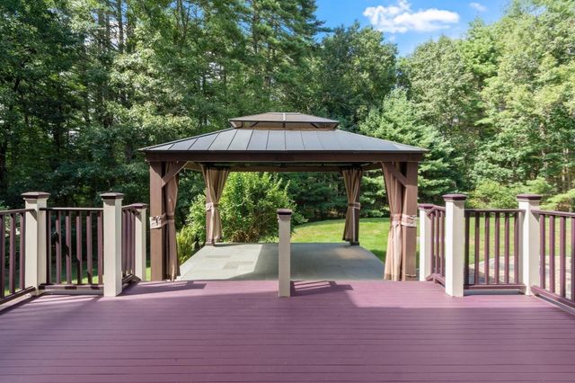 64 Tanglewood Way, Carlisle, MA 01741