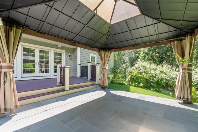 64 Tanglewood Way, Carlisle, MA 01741