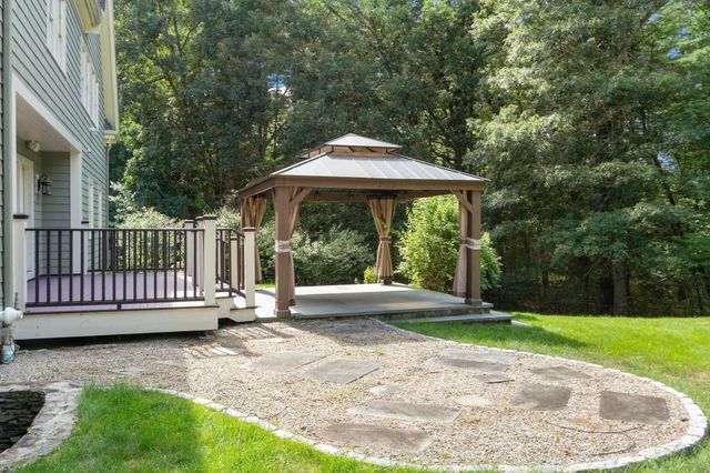 64 Tanglewood Way, Carlisle, MA 01741