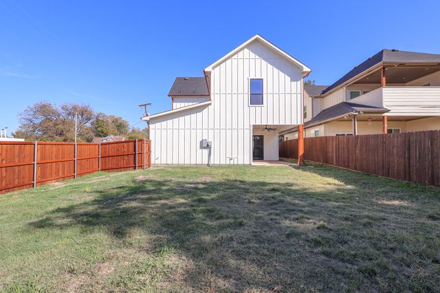 2900 8th Avenue, Fort Worth, TX 76110