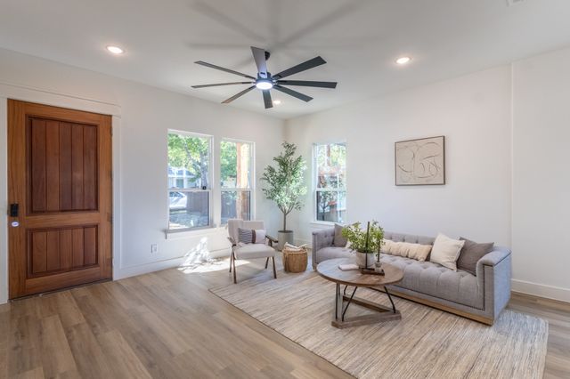 2900 8th Avenue, Fort Worth, TX 76110