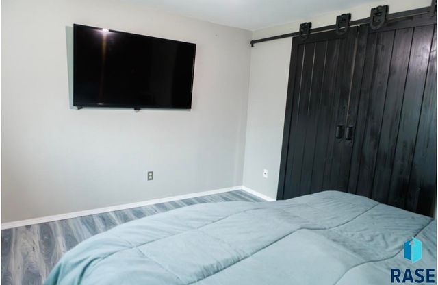 204 W Ponderosa Dr Drive, Brandon, SD 57105