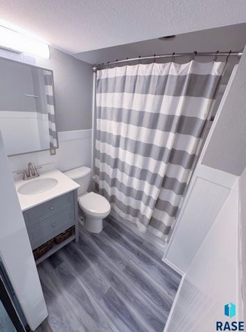 204 W Ponderosa Dr Drive, Brandon, SD 57105