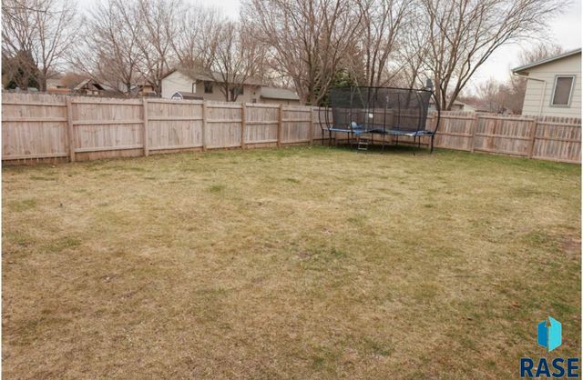 204 W Ponderosa Dr Drive, Brandon, SD 57105