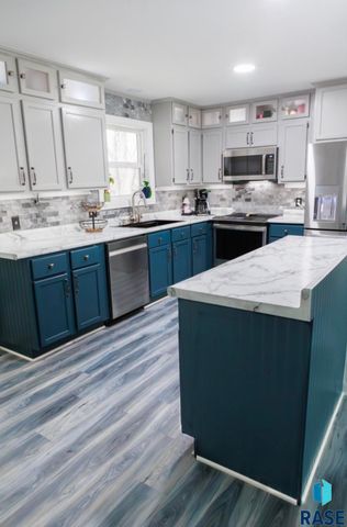 204 W Ponderosa Dr Drive, Brandon, SD 57105