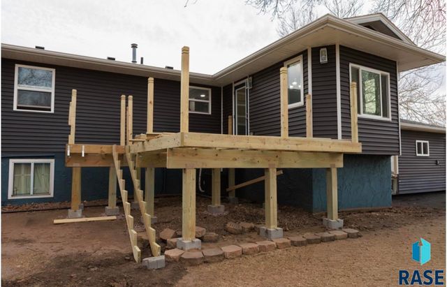 204 W Ponderosa Dr Drive, Brandon, SD 57105