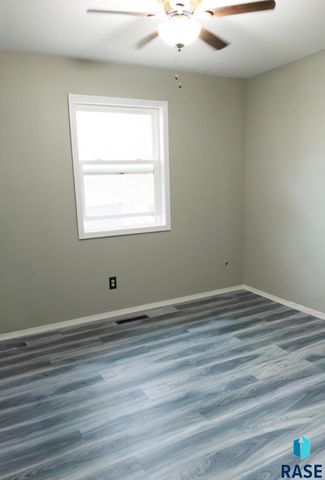 204 W Ponderosa Dr Drive, Brandon, SD 57105