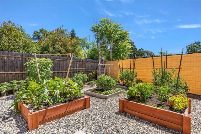 21272 Stewart, Middletown, CA 95461