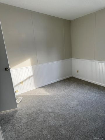 5249 Lapeer Road, Burton, MI 48509