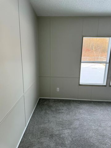 5249 Lapeer Road, Burton, MI 48509