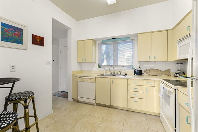 5065 Harmony Circle 106, Vero Beach, FL 32967