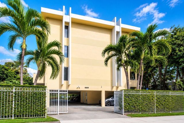 5839 SW 74th Terrace 103, South Miami, FL 33143