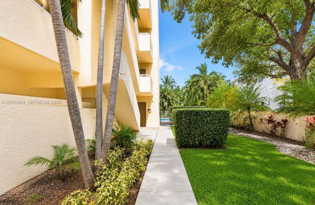 5839 SW 74th Terrace 103, South Miami, FL 33143