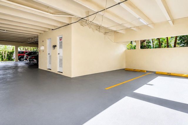 5839 SW 74th Terrace 103, South Miami, FL 33143