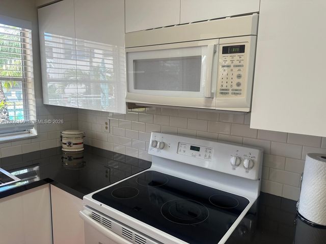 160 NE 8th Ave 25A, Hallandale Beach, FL 33009