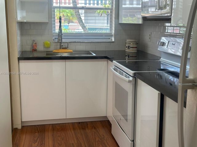 160 NE 8th Ave 25A, Hallandale Beach, FL 33009