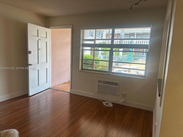 160 NE 8th Ave 25A, Hallandale Beach, FL 33009