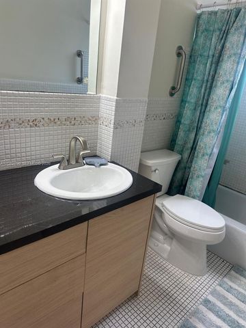 160 NE 8th Ave 25A, Hallandale Beach, FL 33009