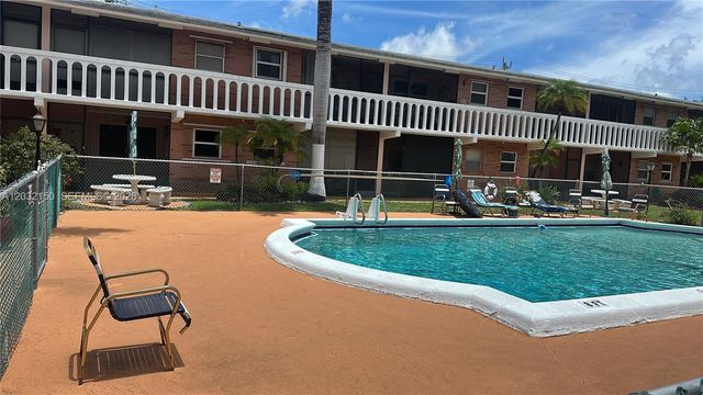 160 NE 8th Ave 25A, Hallandale Beach, FL 33009