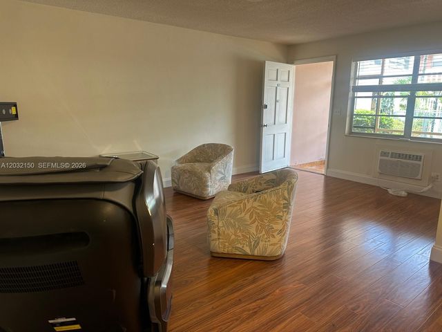160 NE 8th Ave 25A, Hallandale Beach, FL 33009