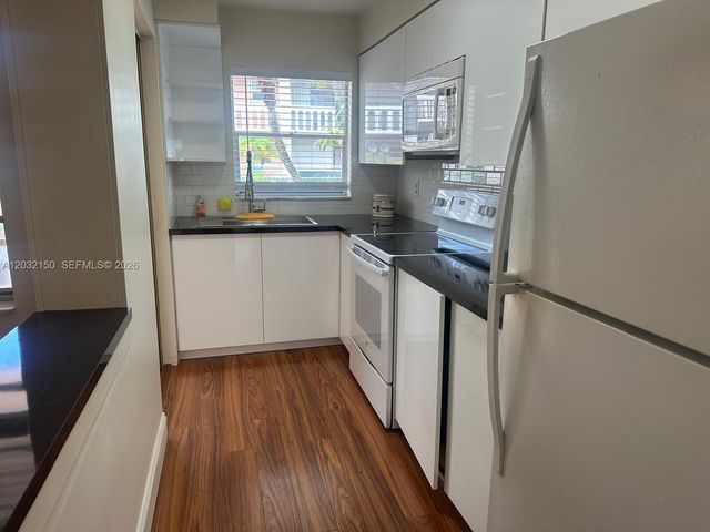 160 NE 8th Ave 25A, Hallandale Beach, FL 33009