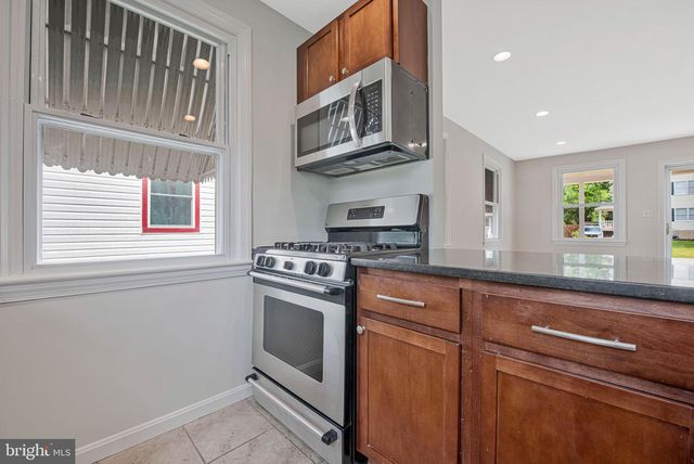 5007 SOMERSET RD, Riverdale, MD 20737