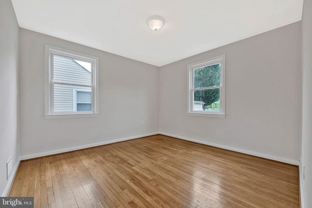 5007 SOMERSET RD, Riverdale, MD 20737