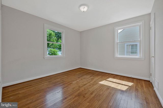 5007 SOMERSET RD, Riverdale, MD 20737