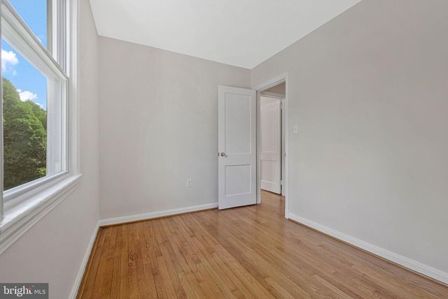 5007 SOMERSET RD, Riverdale, MD 20737