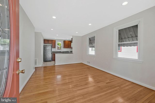 5007 SOMERSET RD, Riverdale, MD 20737