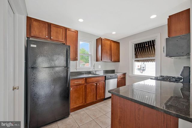 5007 SOMERSET RD, Riverdale, MD 20737