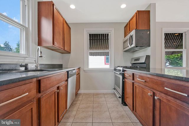 5007 SOMERSET RD, Riverdale, MD 20737
