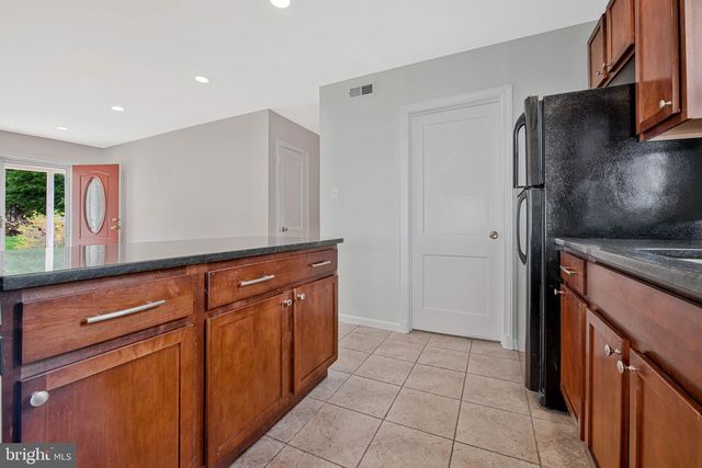 5007 SOMERSET RD, Riverdale, MD 20737