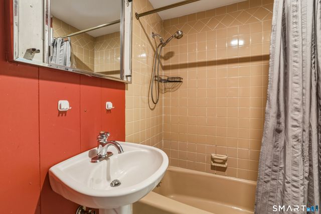 20 Bishop Road, West Hartford, CT 06119