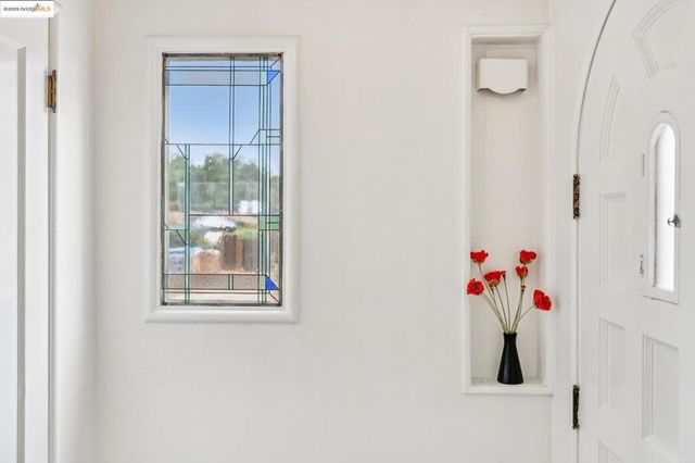 999 Alice Ave, San Leandro, CA 94577