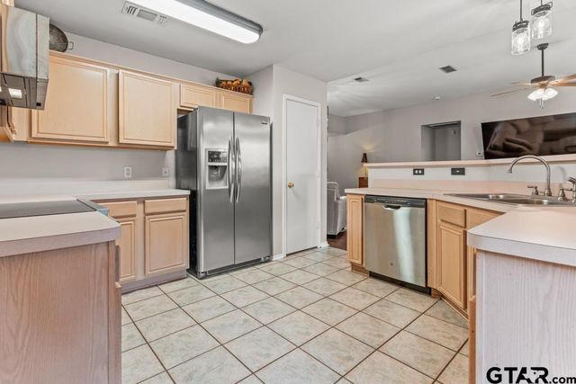 270 Frederick Circle, Flint, TX 75762