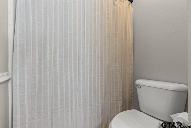 270 Frederick Circle, Flint, TX 75762