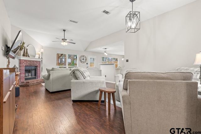 270 Frederick Circle, Flint, TX 75762